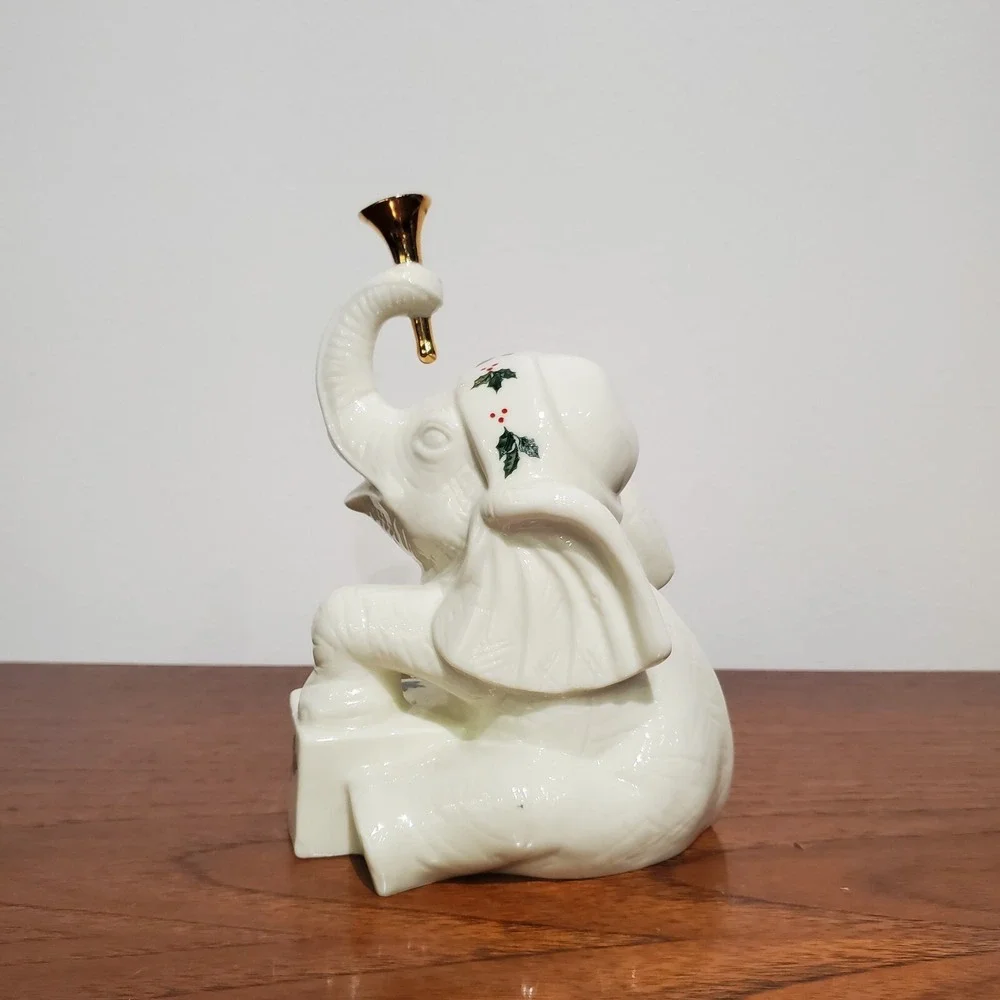 CHRISTMAS ELEPHANT Formalities Baum‎ Bros Ivory w/ Holly & Berry & Gold Figurine